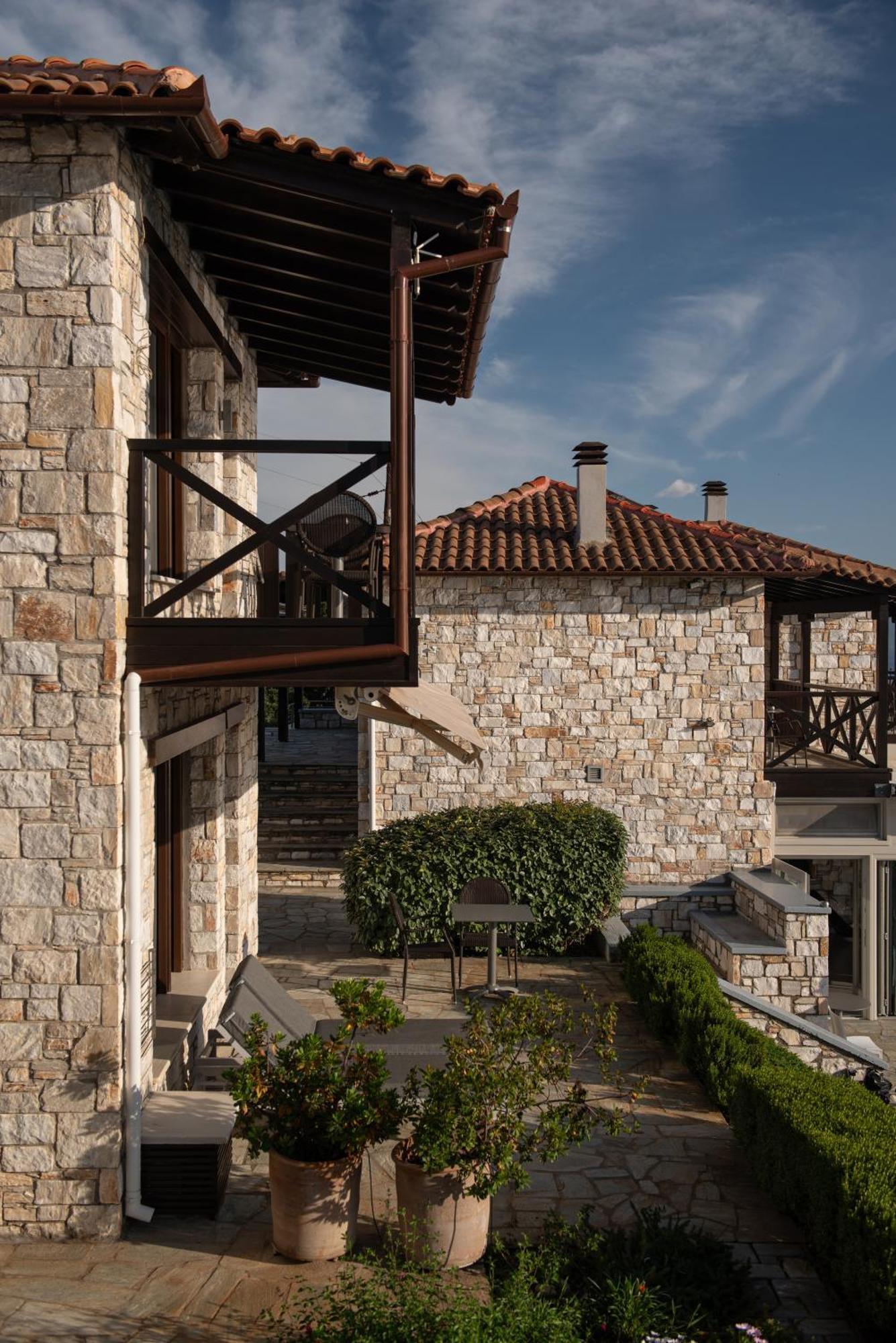 Karavia Lux Inn Afissos Exterior photo
