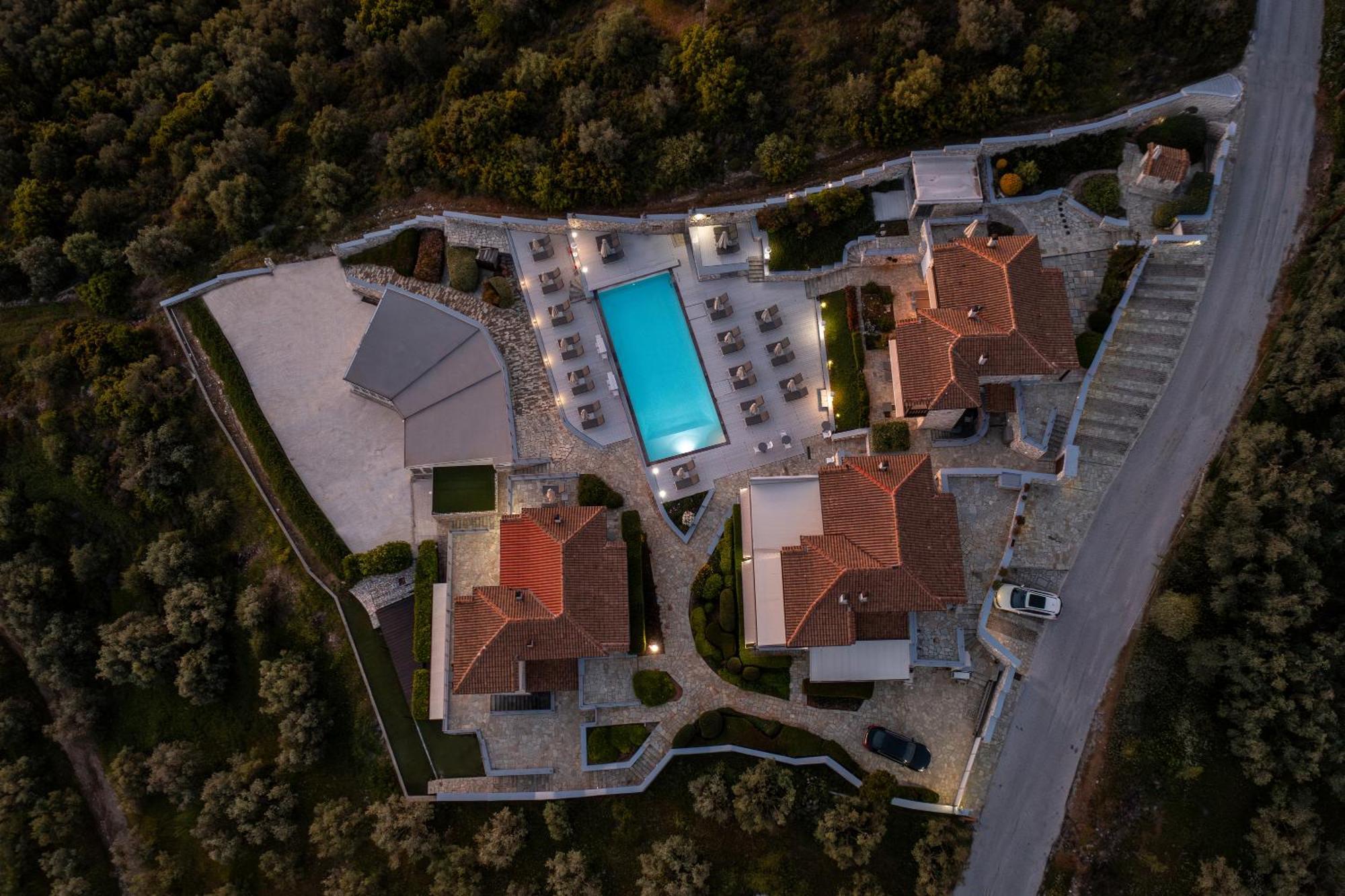 Karavia Lux Inn Afissos Exterior photo