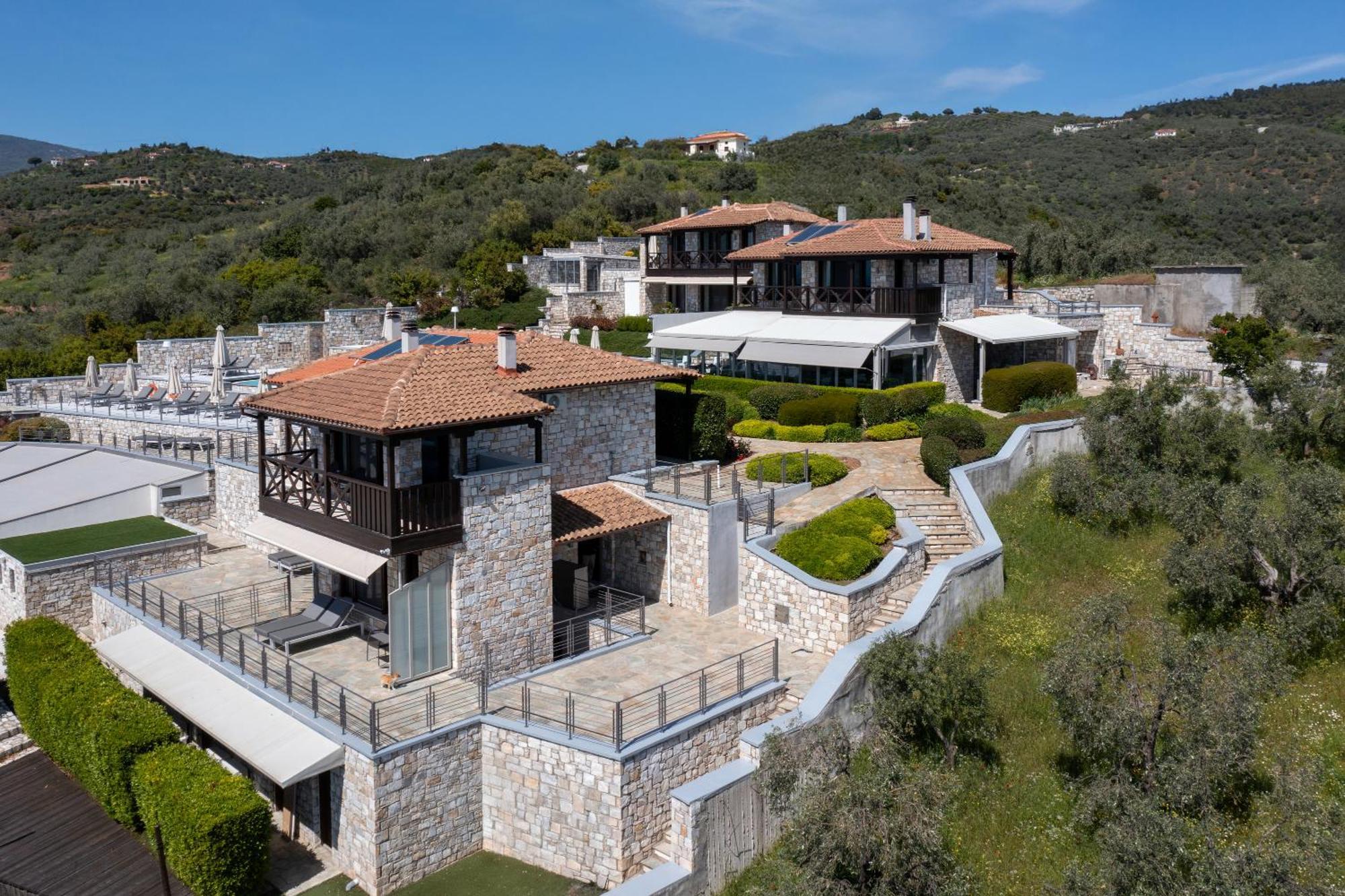 Karavia Lux Inn Afissos Exterior photo