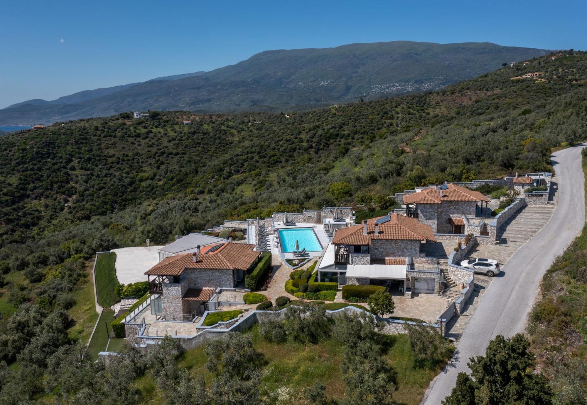 Karavia Lux Inn Afissos Exterior photo