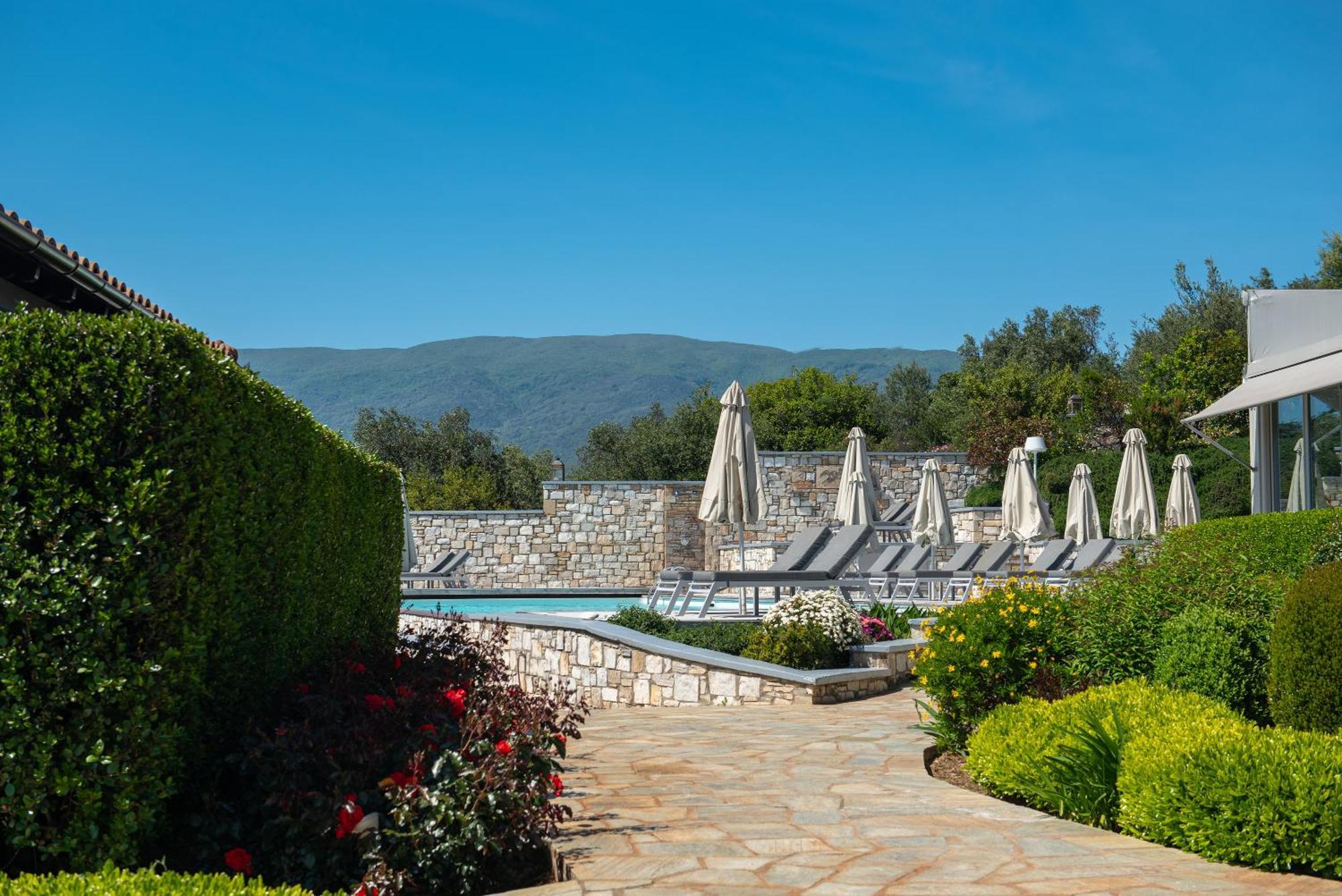 Karavia Lux Inn Afissos Exterior photo