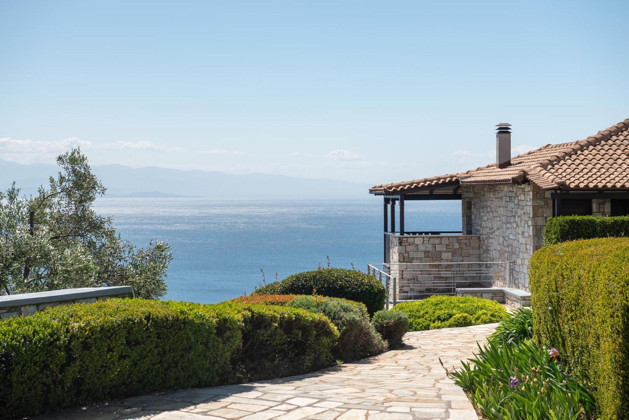 Karavia Lux Inn Afissos Exterior photo