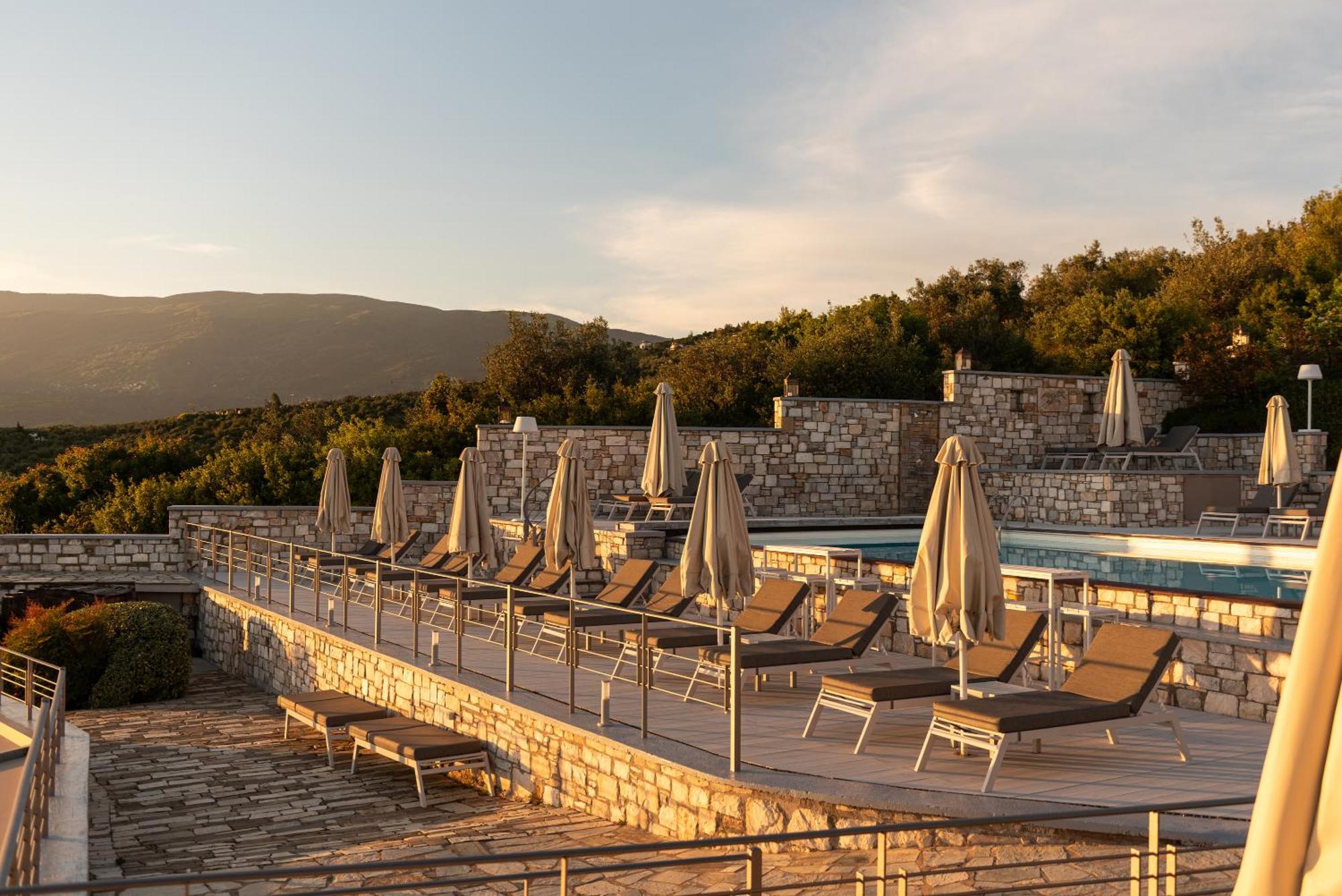 Karavia Lux Inn Afissos Exterior photo