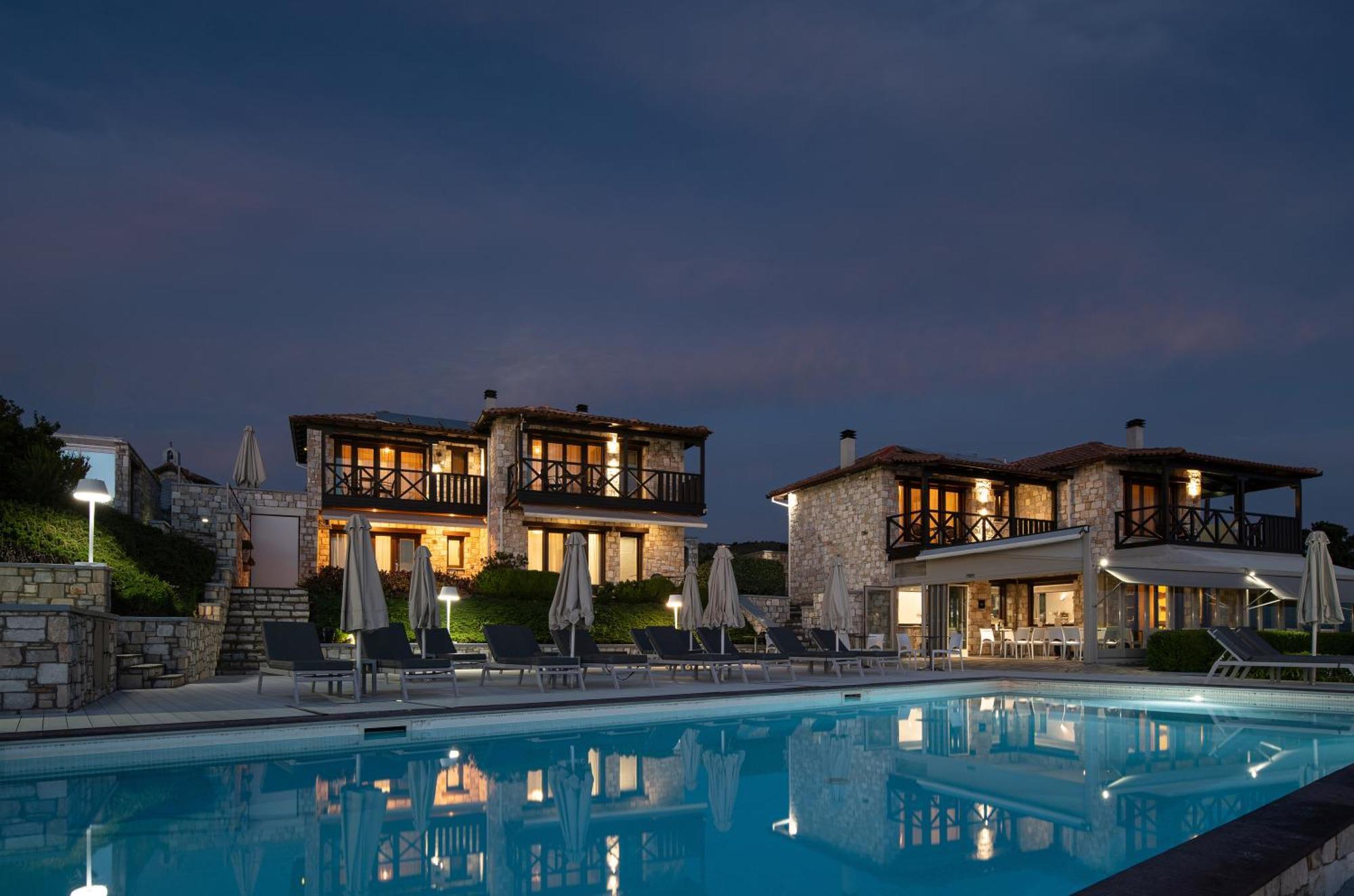 Karavia Lux Inn Afissos Exterior photo