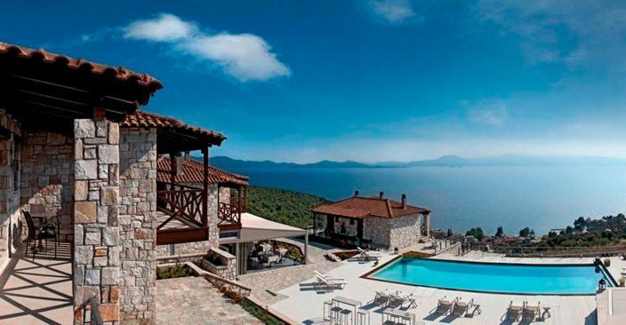 Karavia Lux Inn Afissos Exterior photo
